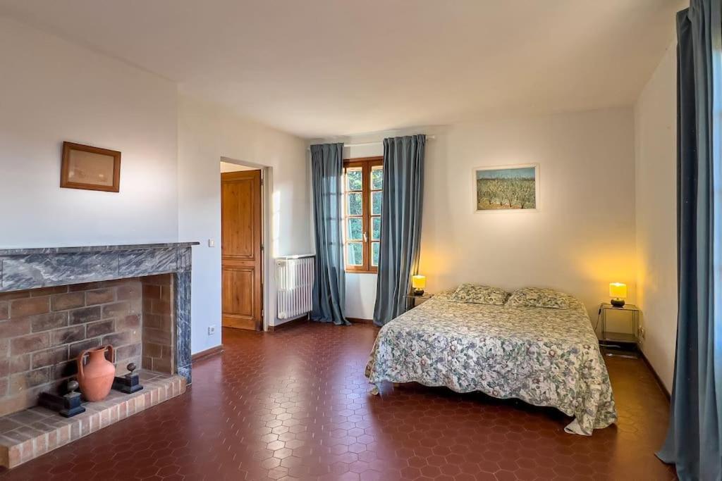 Mas De Charme En Pleine Camargue Villa Saint-Gilles  Exterior photo